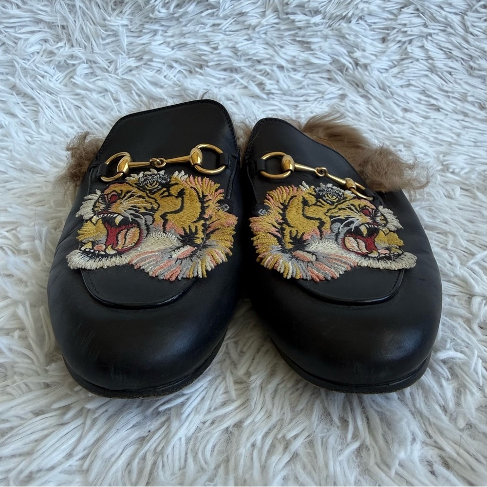 Gucci Princetown Black Leather Mules with Fur and Roaring Tiger Size 38 - Picture 3 of 12